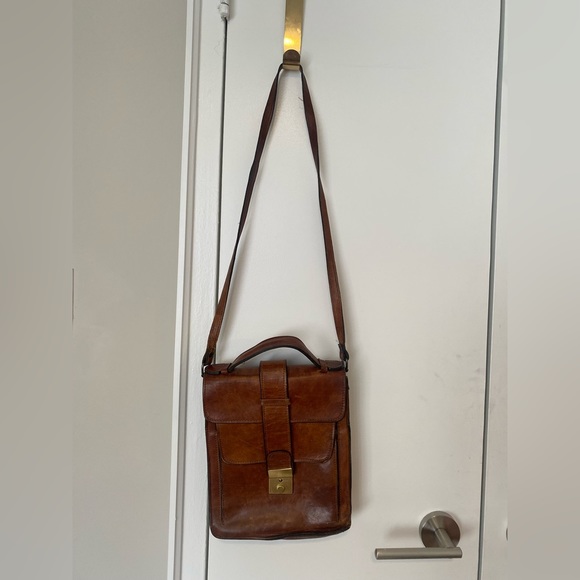 Vintage Leather Purse - Picture 2 of 4